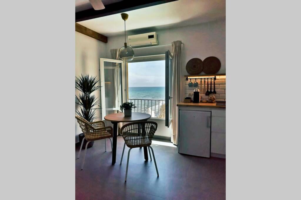 Beachfront Apartment Near Marbella Sitio de Calahonda Kültér fotó