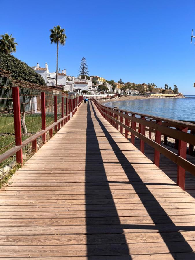 Beachfront Apartment Near Marbella Sitio de Calahonda Kültér fotó