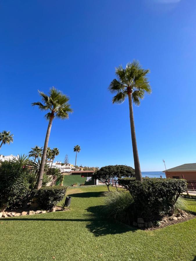Beachfront Apartment Near Marbella Sitio de Calahonda Kültér fotó